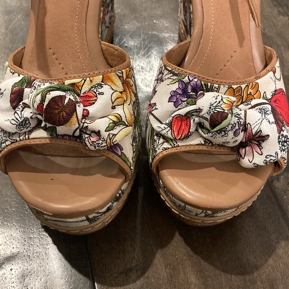 Clark’s wedge heel sandals - Picture 2 of 4